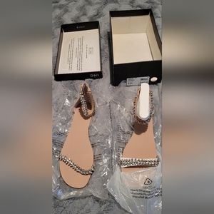 Flat nude rhinestones sandal